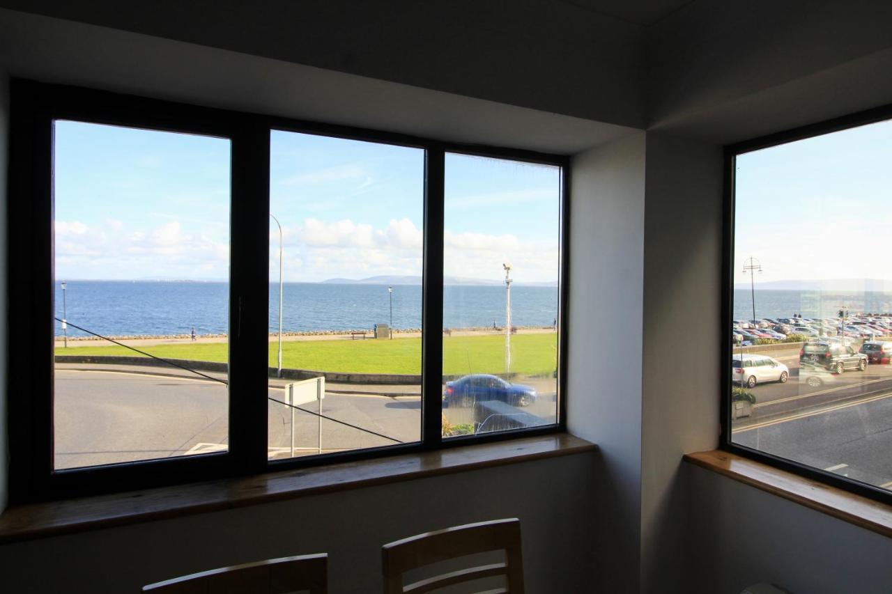 Seaside Views Apartment กัลเวย์ ภายนอก รูปภาพ
